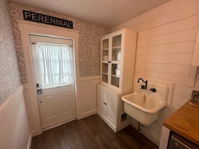8713 SE Sandridge Avenue, Hobe Sound, FL 33455