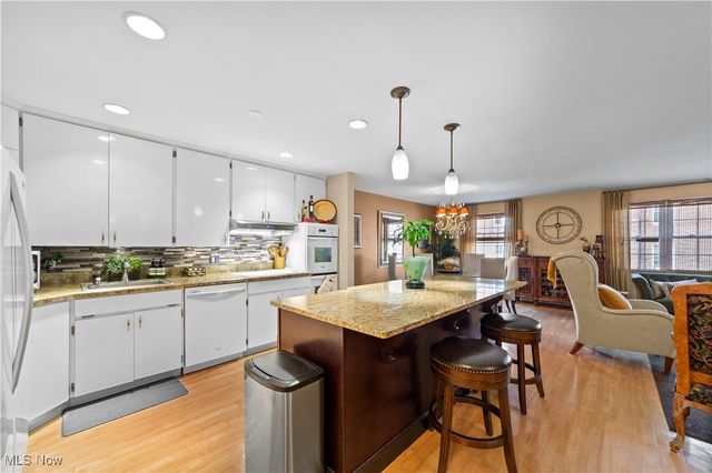 18975 Van Aken Boulevard 401, Shaker Heights, OH 44122