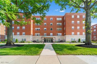 18975 Van Aken Boulevard 401, Shaker Heights, OH 44122