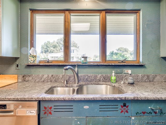 1420 E Fairview Avenue, Sapulpa, OK 74066