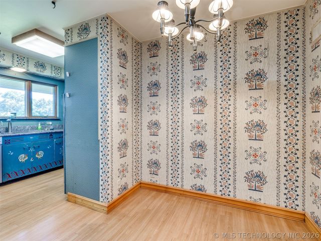 1420 E Fairview Avenue, Sapulpa, OK 74066