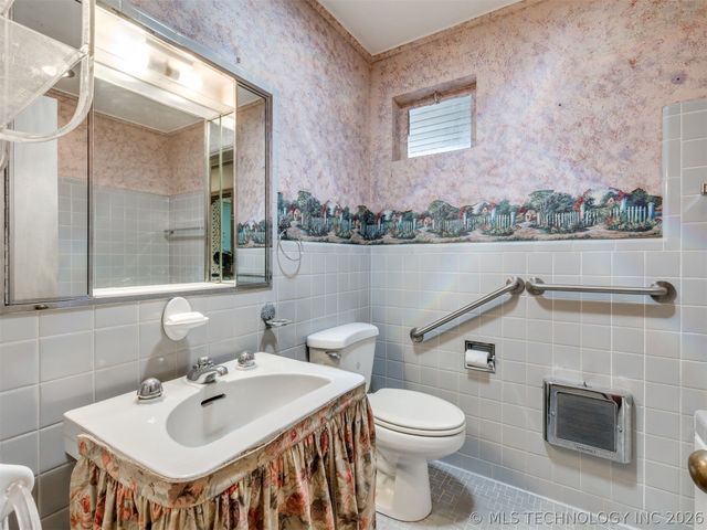 1420 E Fairview Avenue, Sapulpa, OK 74066