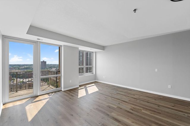 929 Portland Avenue S 1310, Minneapolis, MN 55404