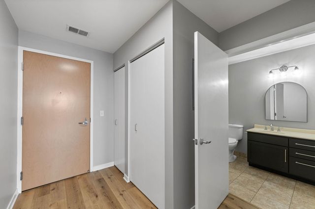929 Portland Avenue S 1310, Minneapolis, MN 55404