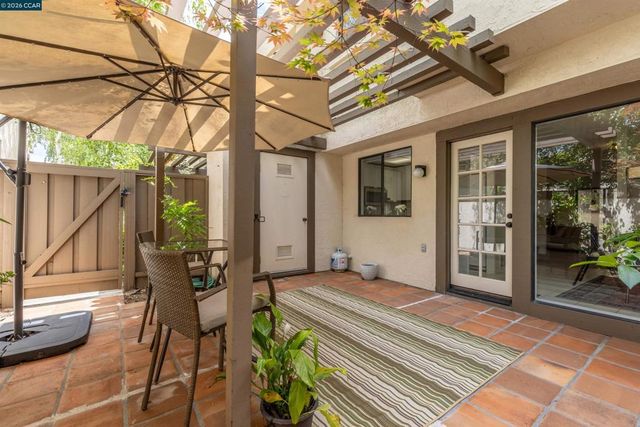 558 Churchill Downs Ct, Walnut Creek, CA 94596