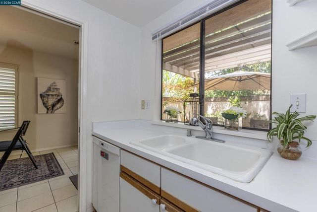 558 Churchill Downs Ct, Walnut Creek, CA 94596