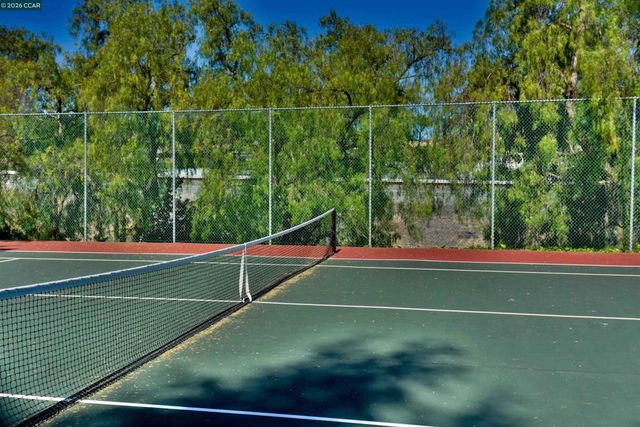 558 Churchill Downs Ct, Walnut Creek, CA 94596