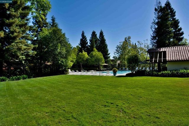 558 Churchill Downs Ct, Walnut Creek, CA 94596