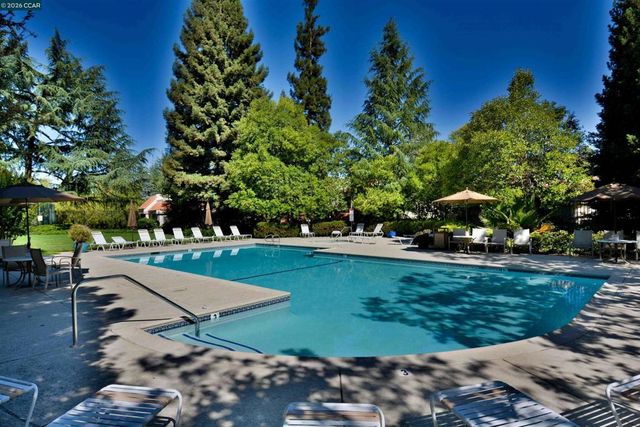 558 Churchill Downs Ct, Walnut Creek, CA 94596
