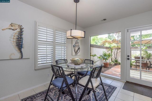 558 Churchill Downs Ct, Walnut Creek, CA 94596