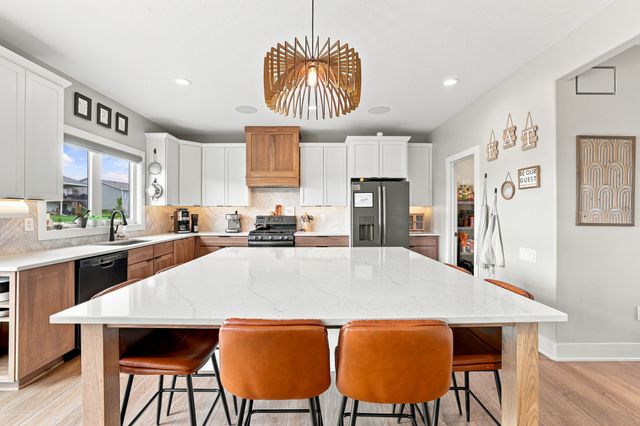 2915 NW Beechwood Court, Ankeny, IA 50023