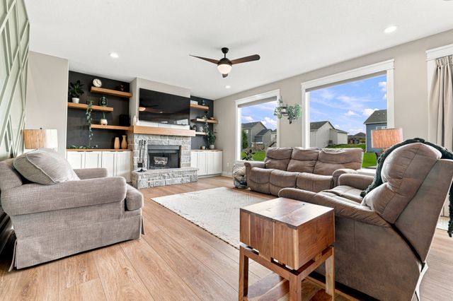 2915 NW Beechwood Court, Ankeny, IA 50023