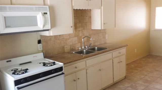 3810 Cochran Street, Houston, TX 77009