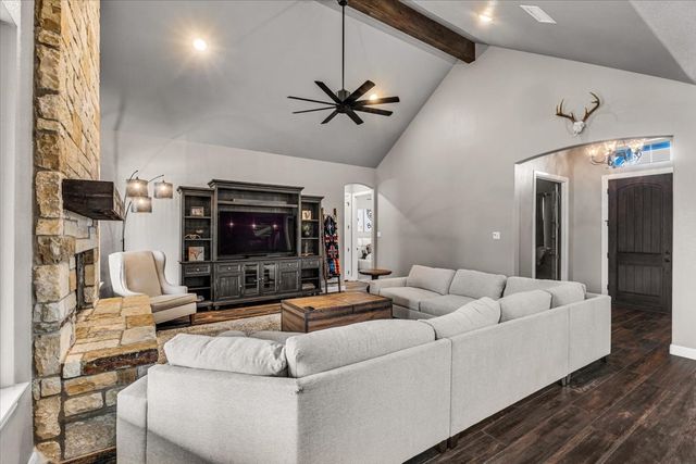 127 Paradise Oaks Court, Paradise, TX 76073