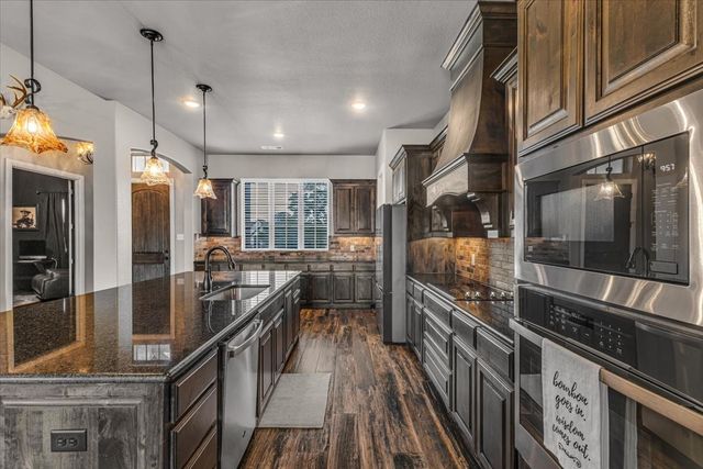 127 Paradise Oaks Court, Paradise, TX 76073