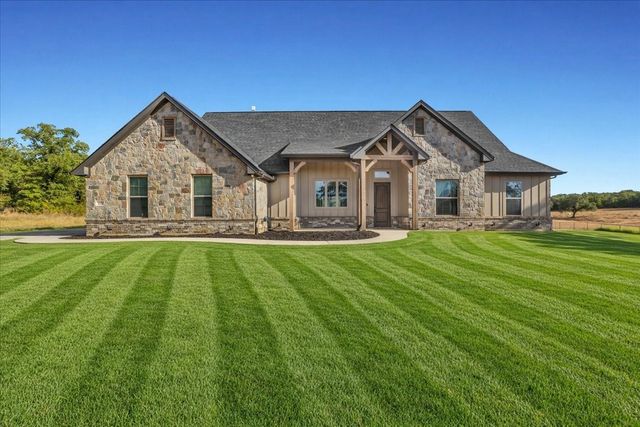 127 Paradise Oaks Court, Paradise, TX 76073