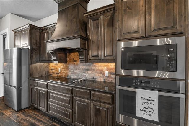 127 Paradise Oaks Court, Paradise, TX 76073