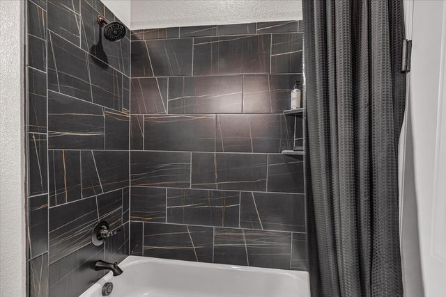 127 Paradise Oaks Court, Paradise, TX 76073
