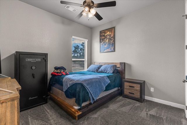 127 Paradise Oaks Court, Paradise, TX 76073