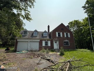 8 West Road, Brunswick, NY 12180