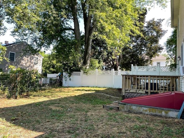 11 Fernwood St 11, North Andover, MA 01845