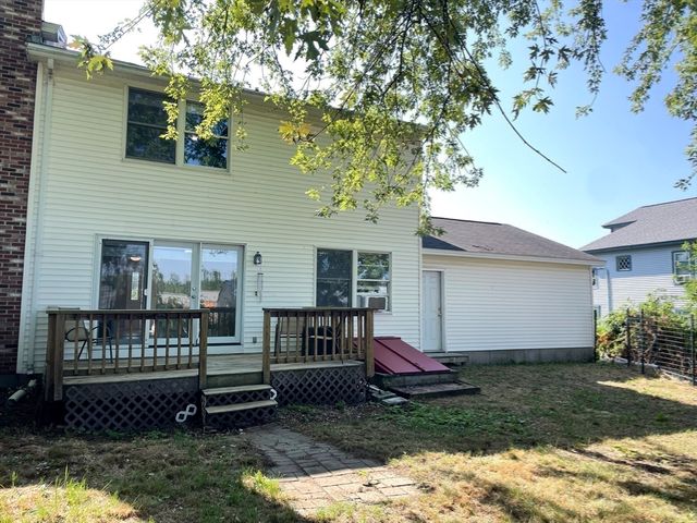 11 Fernwood St 11, North Andover, MA 01845