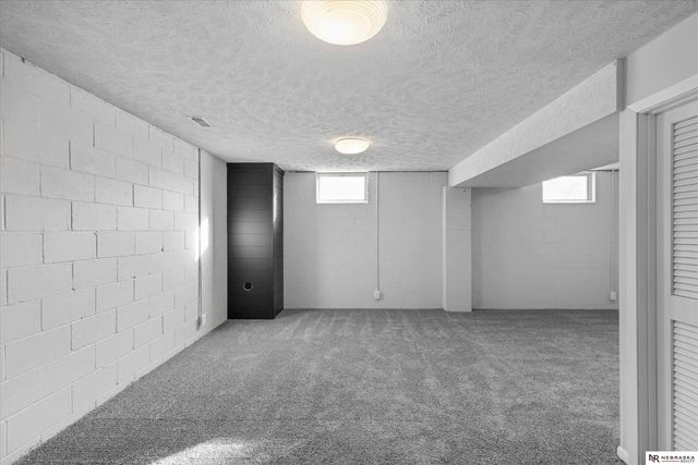 13006 S 35th Street, Bellevue, NE 68123