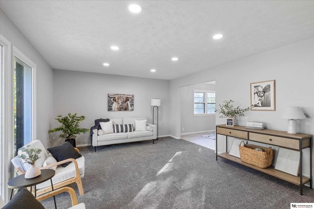 13006 S 35th Street, Bellevue, NE 68123