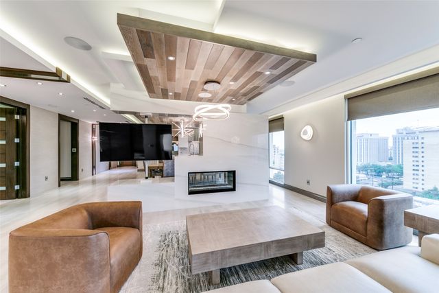 4005 Gaston Avenue PH 2, Dallas, TX 75246