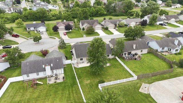 624 Woodland Springs Place, Fort Wayne, IN 46825