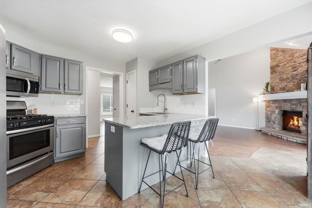 624 Woodland Springs Place, Fort Wayne, IN 46825