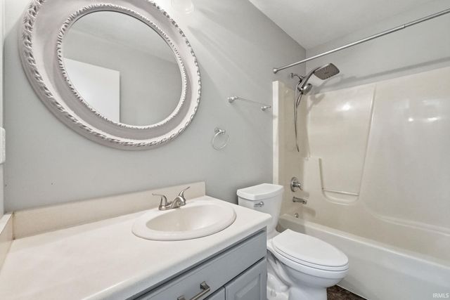 624 Woodland Springs Place, Fort Wayne, IN 46825