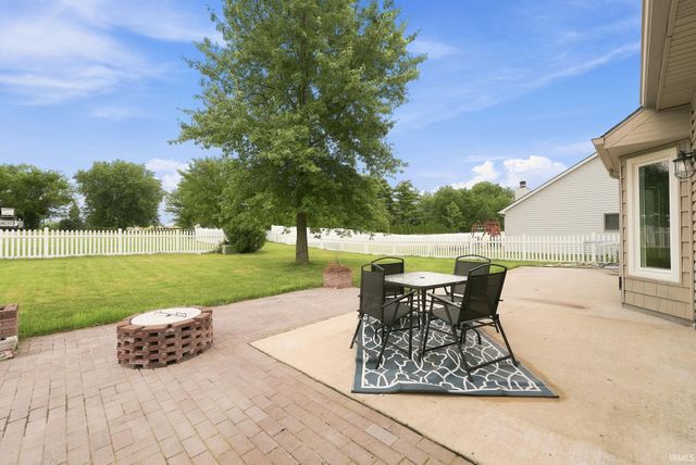 624 Woodland Springs Place, Fort Wayne, IN 46825