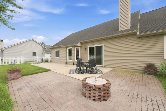 624 Woodland Springs Place, Fort Wayne, IN 46825