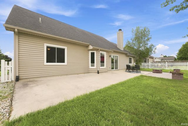 624 Woodland Springs Place, Fort Wayne, IN 46825