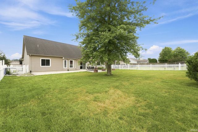 624 Woodland Springs Place, Fort Wayne, IN 46825