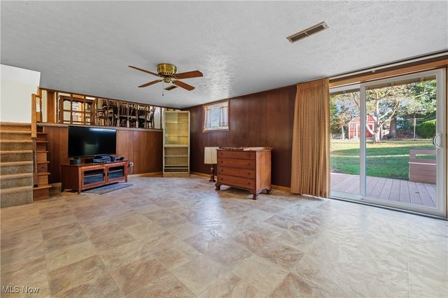 2406 Nottingham Street NW, Massillon, OH 44646