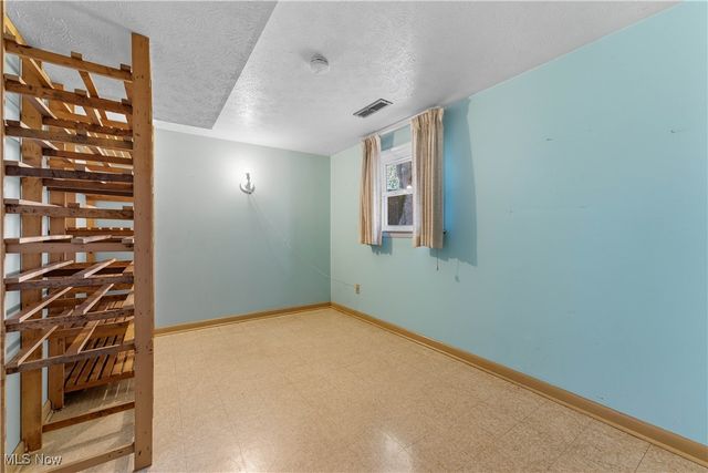 2406 Nottingham Street NW, Massillon, OH 44646