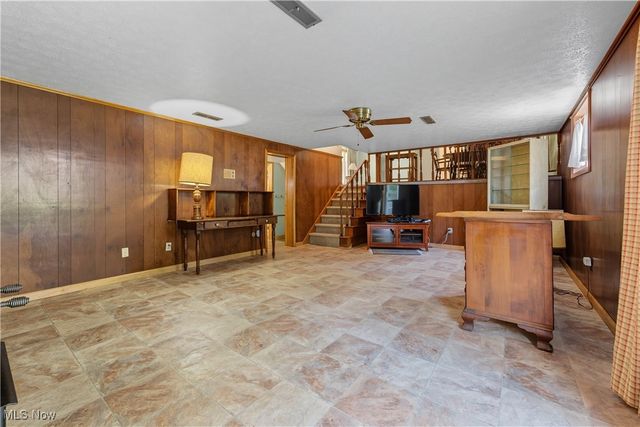 2406 Nottingham Street NW, Massillon, OH 44646