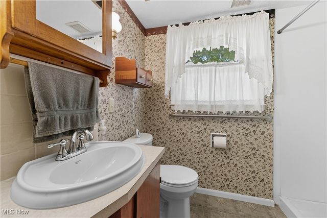 2406 Nottingham Street NW, Massillon, OH 44646