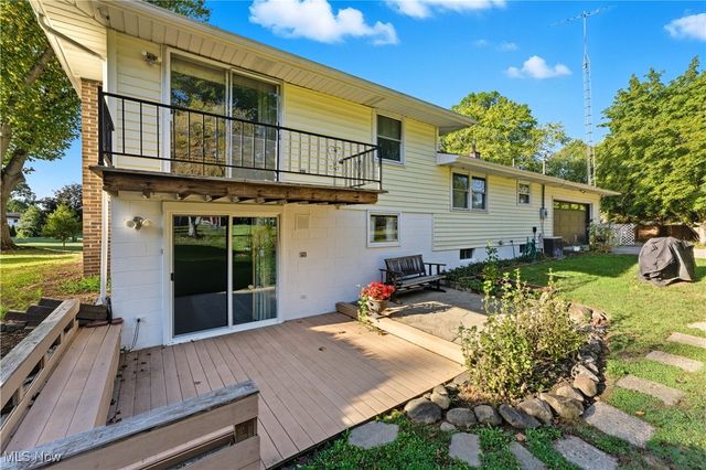 2406 Nottingham Street NW, Massillon, OH 44646