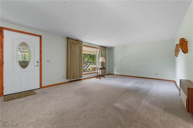 2406 Nottingham Street NW, Massillon, OH 44646