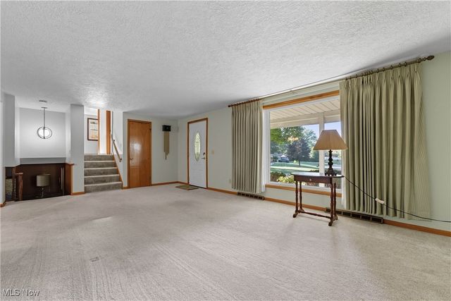 2406 Nottingham Street NW, Massillon, OH 44646