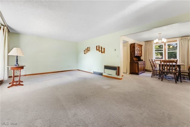 2406 Nottingham Street NW, Massillon, OH 44646