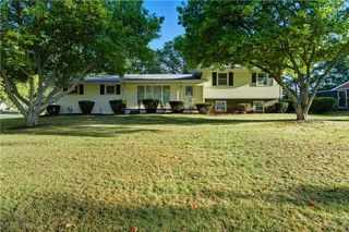 2406 Nottingham Street NW, Massillon, OH 44646