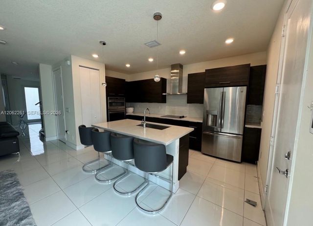 6472 NW 103rd Pl, Doral, FL 33178