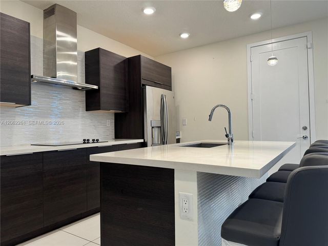 6472 NW 103rd Pl, Doral, FL 33178