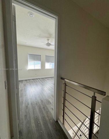 6472 NW 103rd Pl, Doral, FL 33178