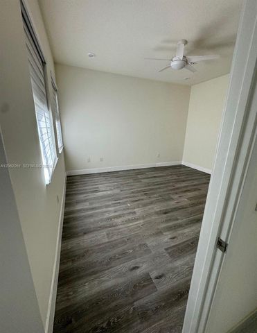 6472 NW 103rd Pl, Doral, FL 33178