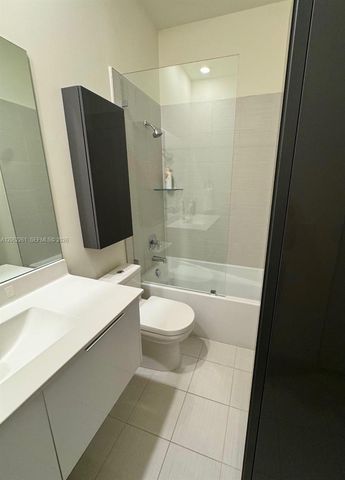 6472 NW 103rd Pl, Doral, FL 33178